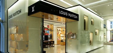 louis vuitton stores in colombia